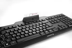 Cherry KC 1000 SC Teclado Fios Preto QWERTY