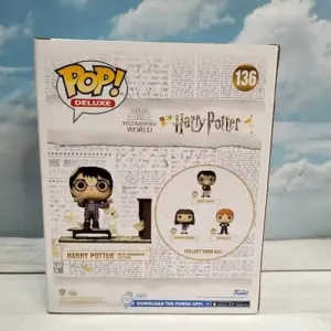 Funko Colecionável Harry Potter Deluxe Edição Exclusiva Harry Potter com Cartas de Hogwarts