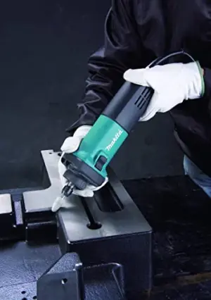 Makita GD0602 400W 25000RPM com acessórios