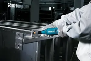 Makita GD0603 240W 6mm Ferramenta Multiferramenta