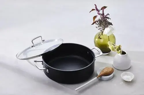 Le Creuset Sautê Antiaderente Alumínio 28cm Preto