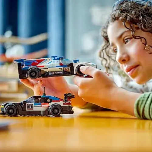 LEGO Speed Champions Carros de Corrida BMW M4 GT3 e BMW M Hybrid V8 76922